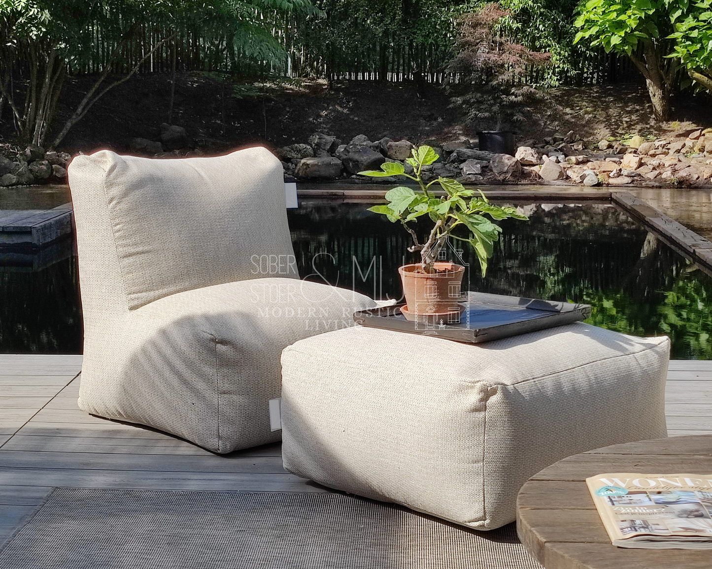 Outdoor bag seat hocker / poef