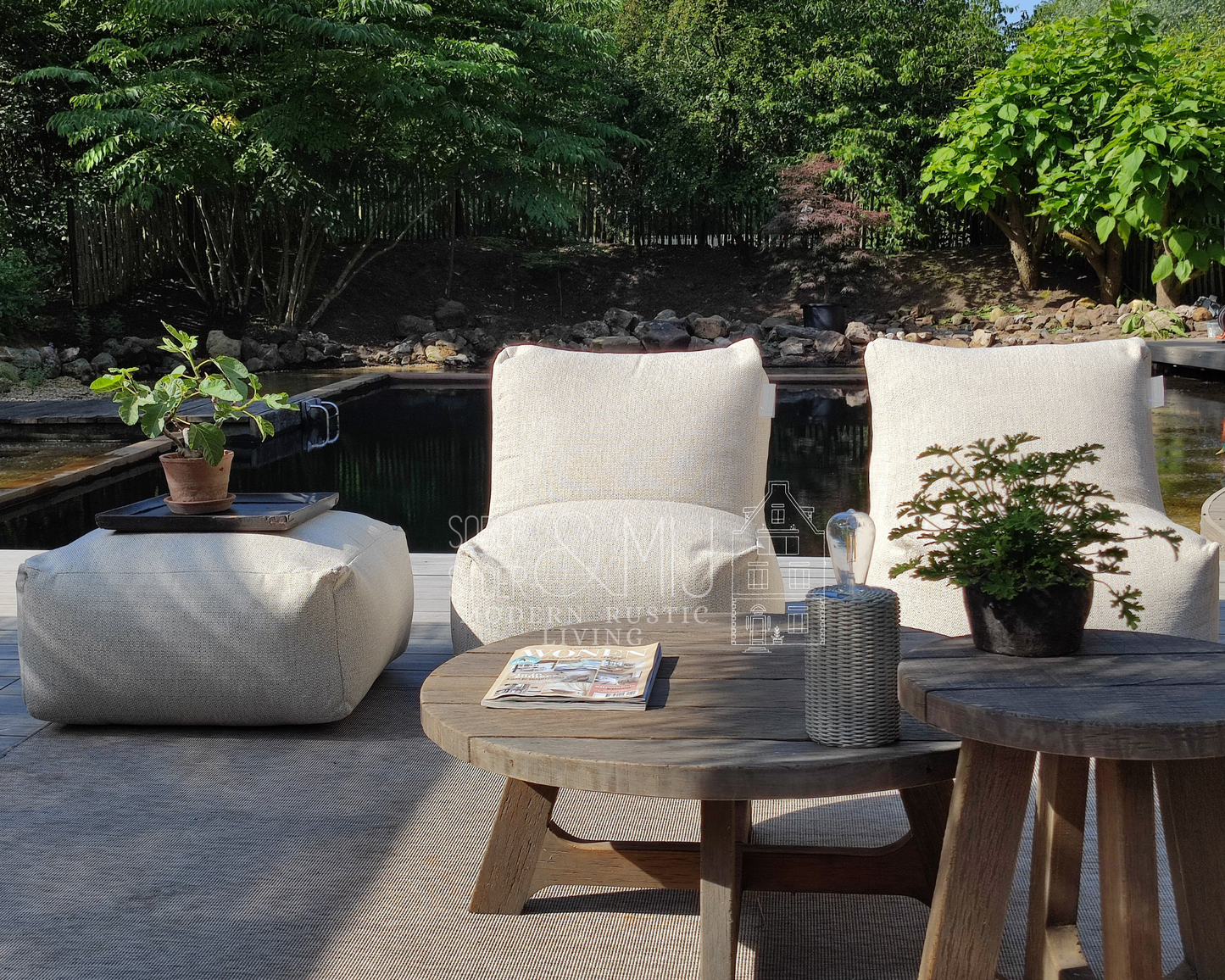 Outdoor bag seat hocker / poef