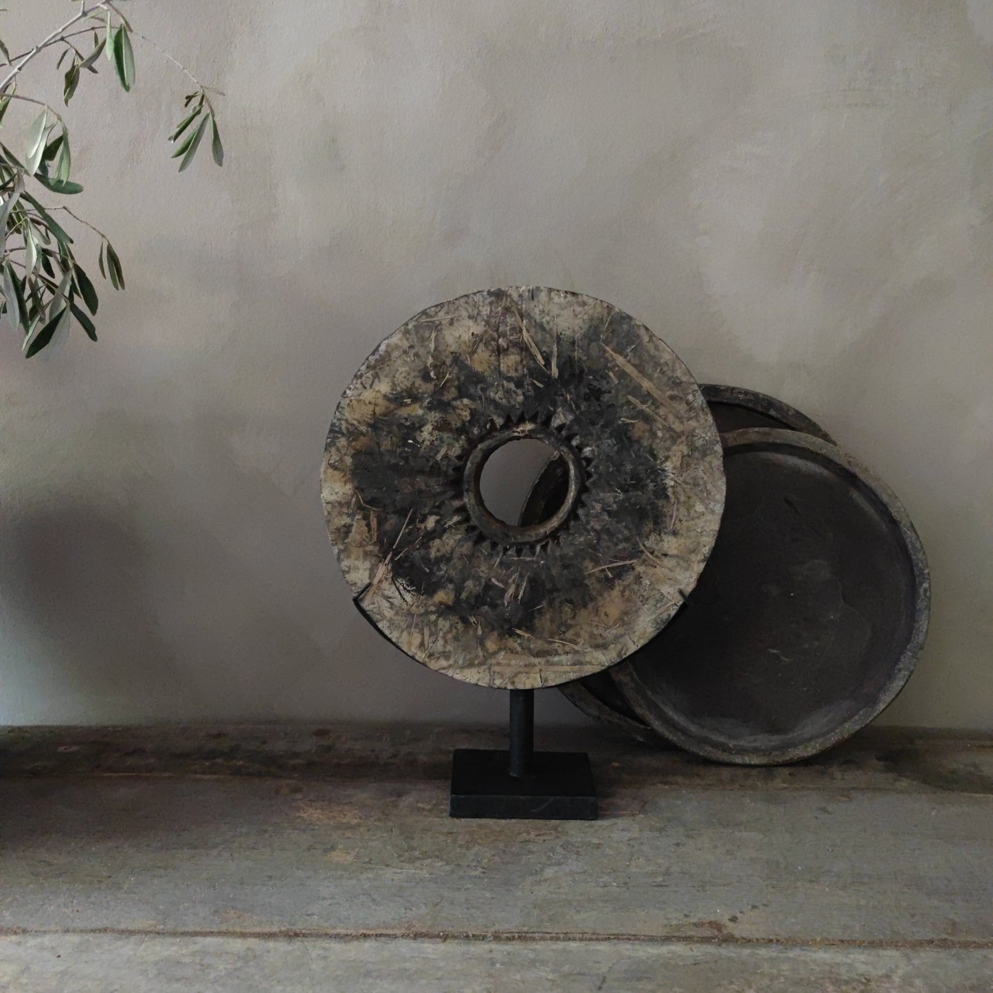 Papier mache wiel
