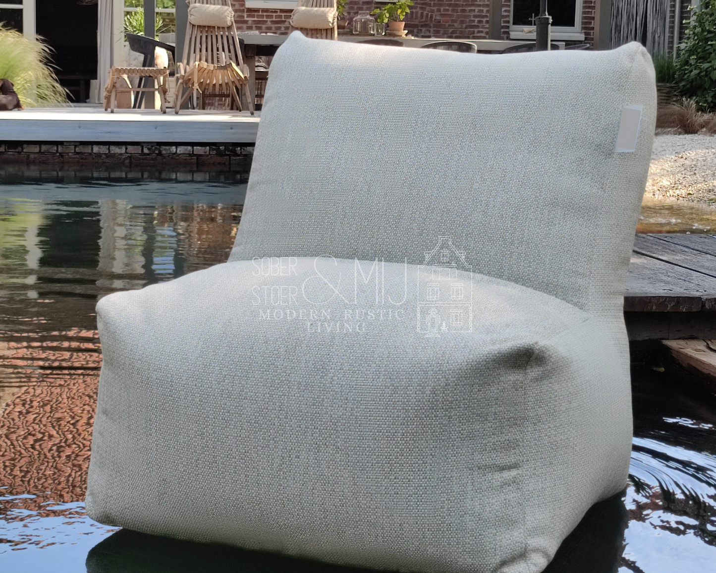 Outdoor bag seat hocker / poef