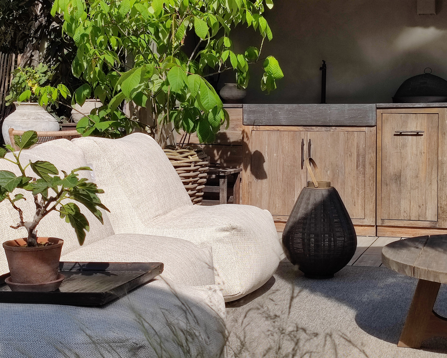 Outdoor bag seat hocker / poef