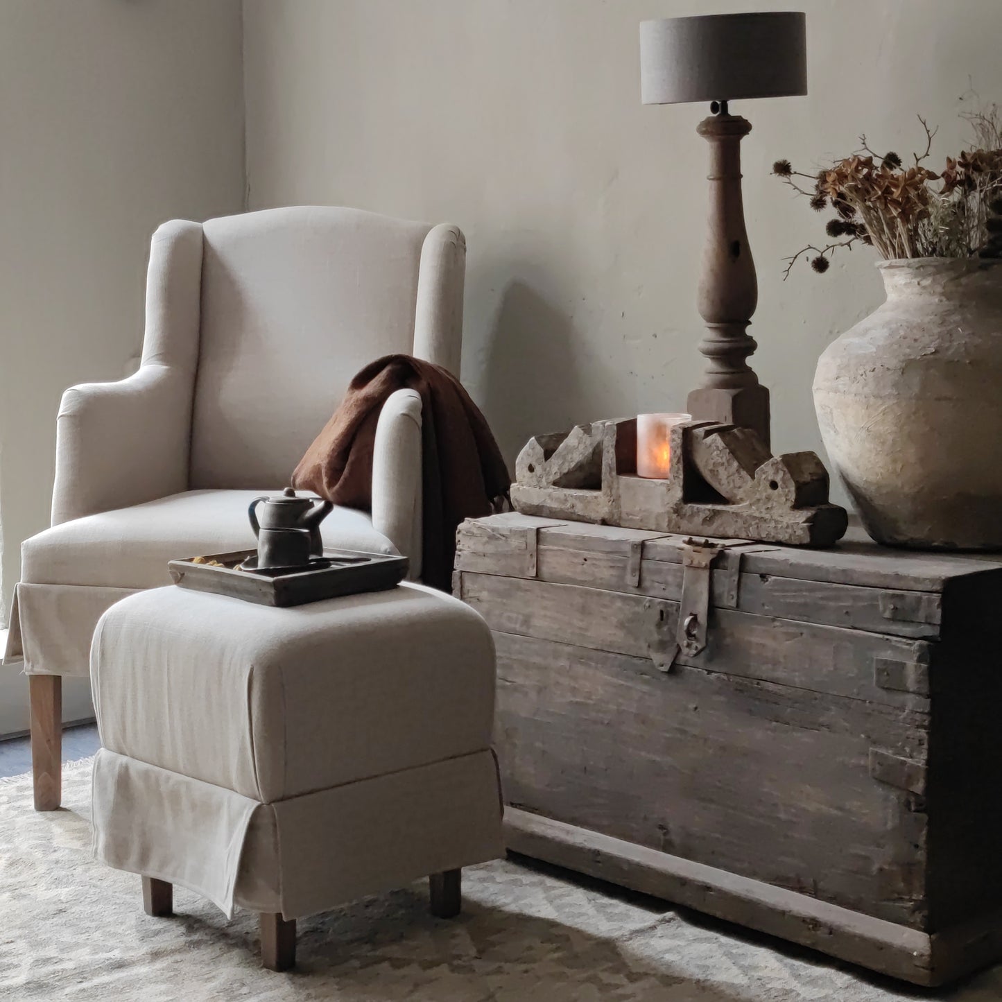Hocker Mona