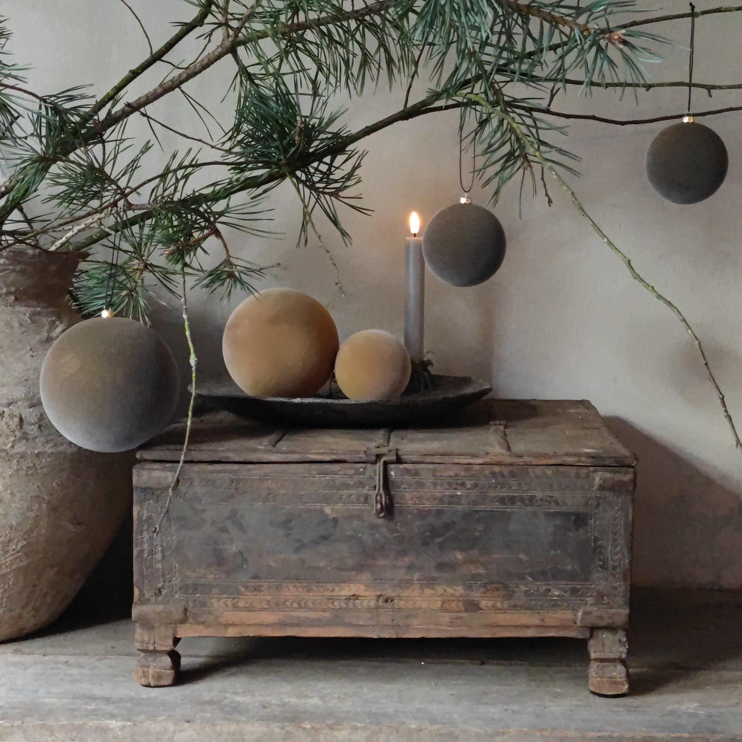 Samt-Weihnachtskugel senf (groß)