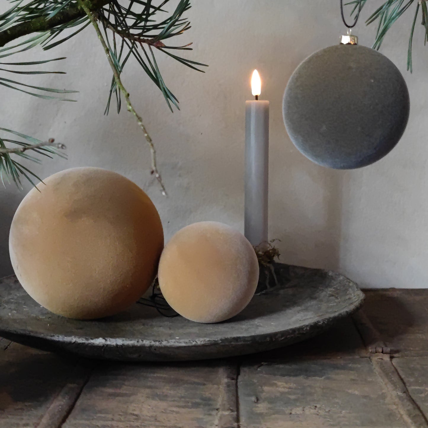 Samt-Weihnachtskugel senf (groß)