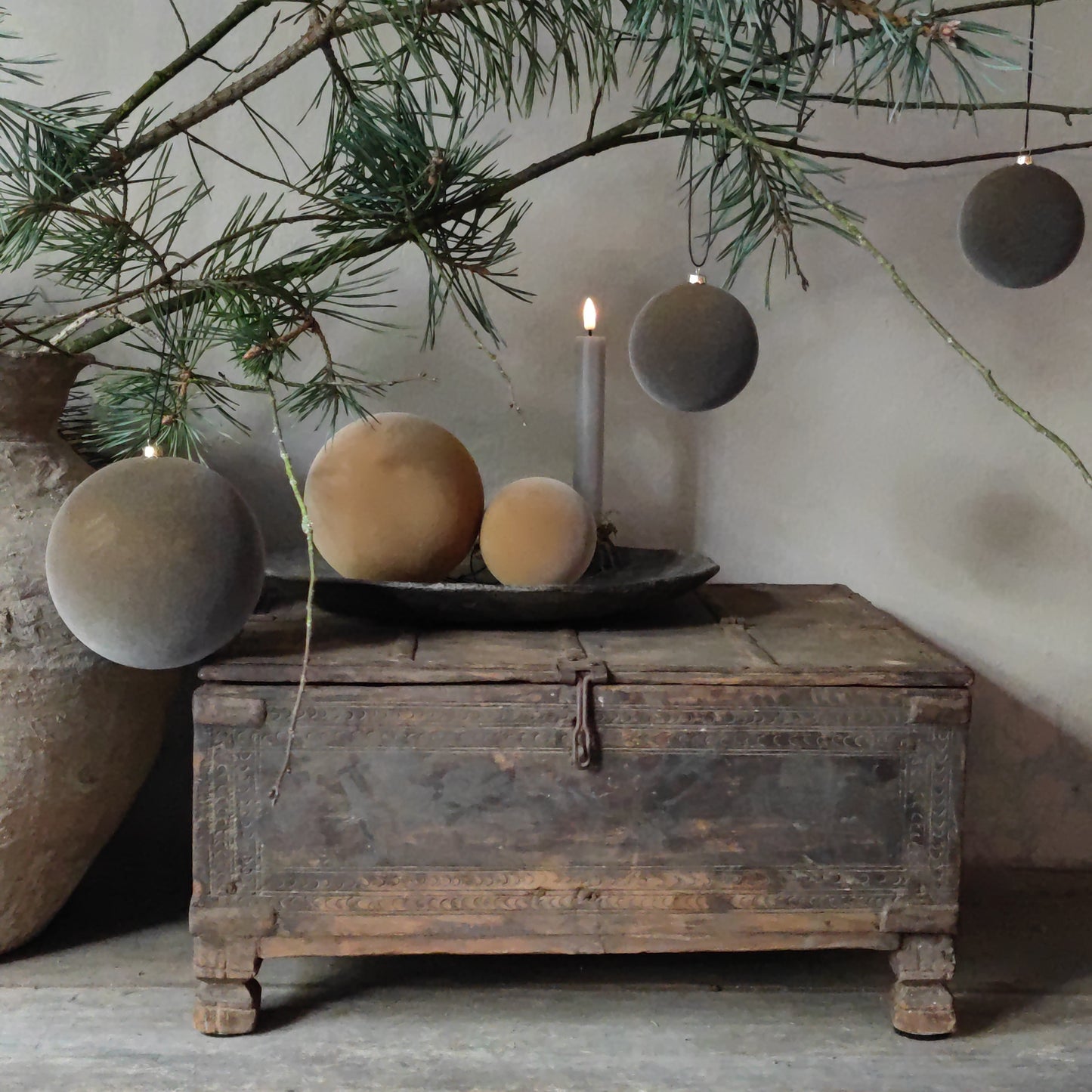 Samt-Weihnachtskugel senf (groß)