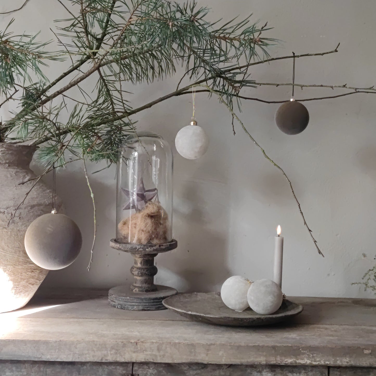 Samt-Weihnachtskugel rauchgrau
