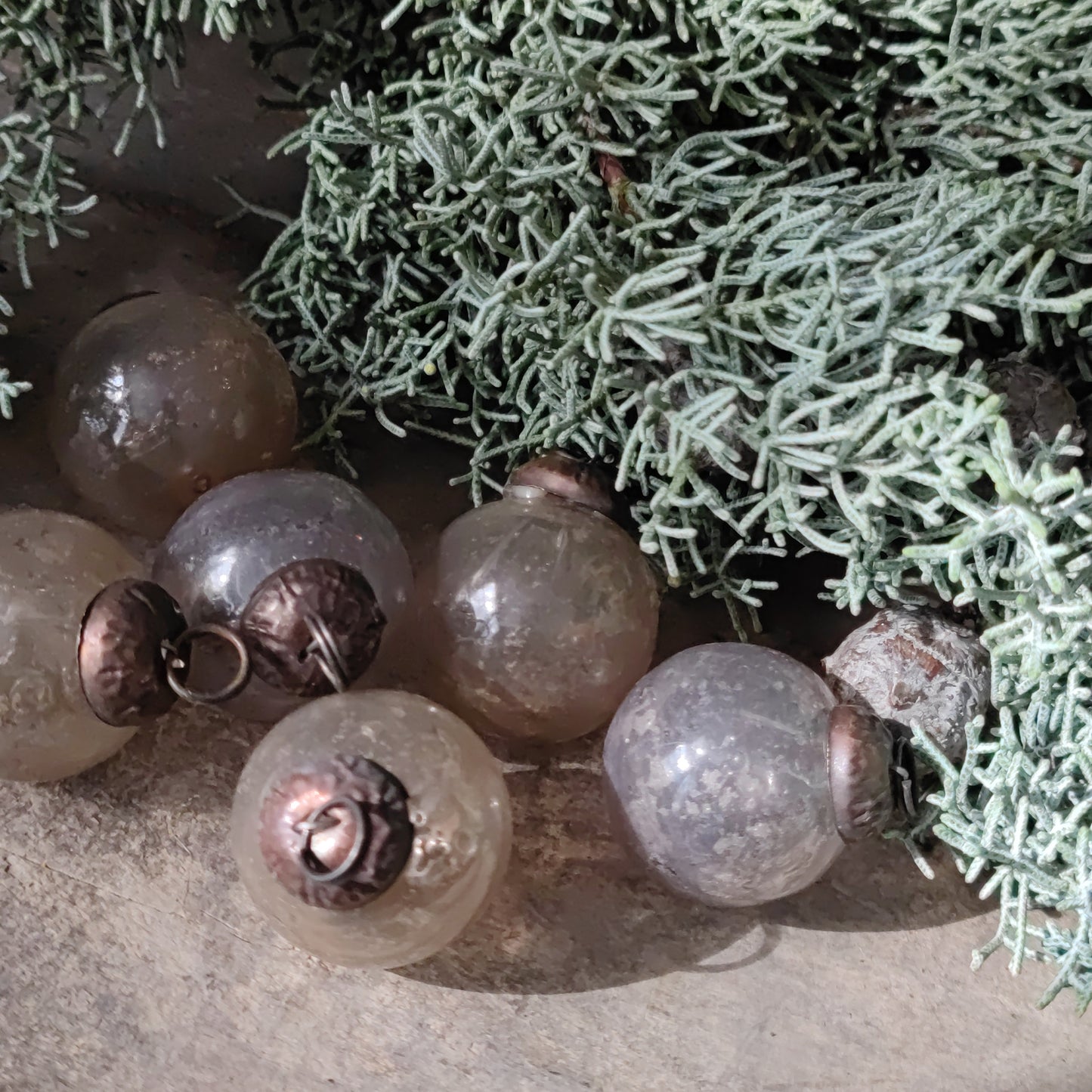 8 x Christmas bauble clear bubbles brown grey