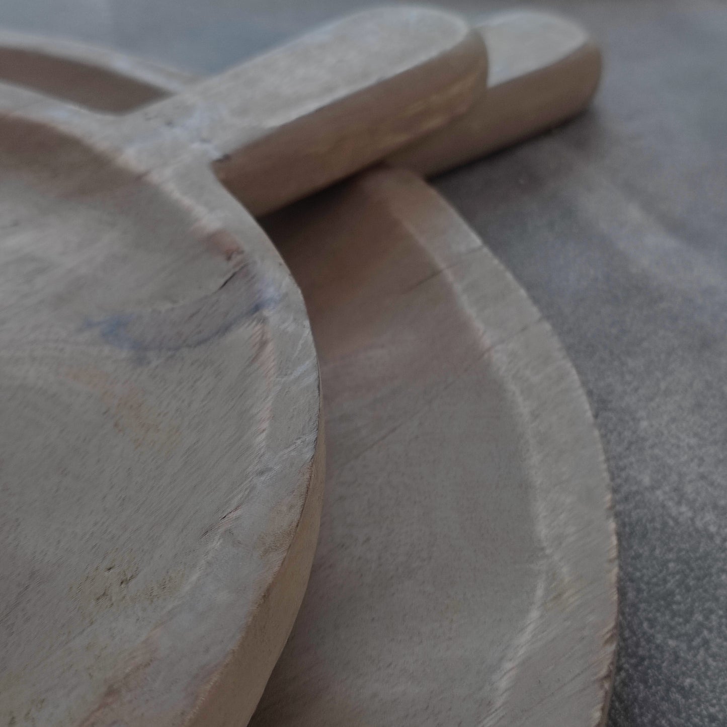 Grey wash serveerplank rond (Middel)