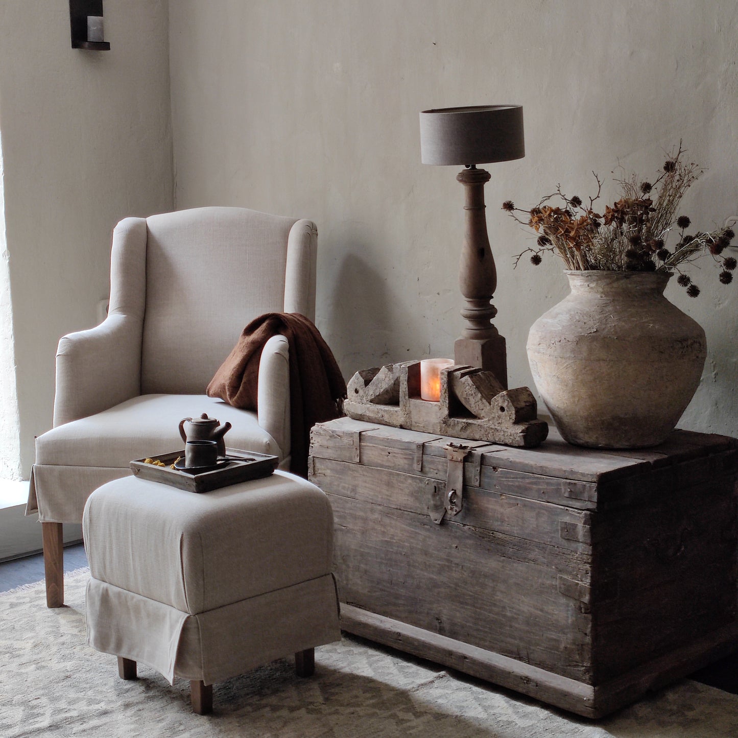 Hocker Mona