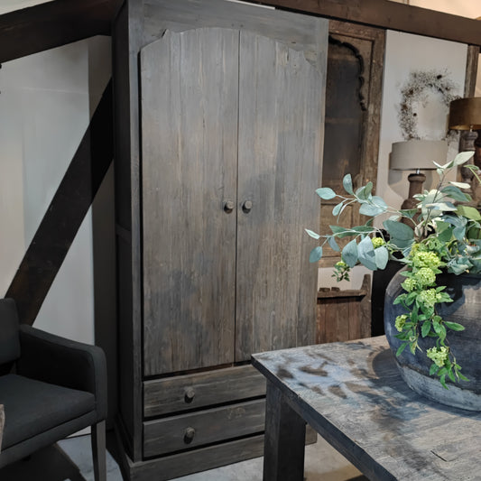 Smalle tweedeurs vintage grey kast