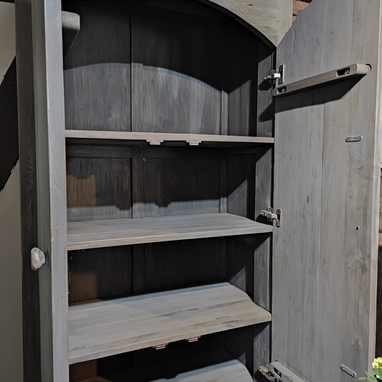 Smalle tweedeurs vintage grey kast