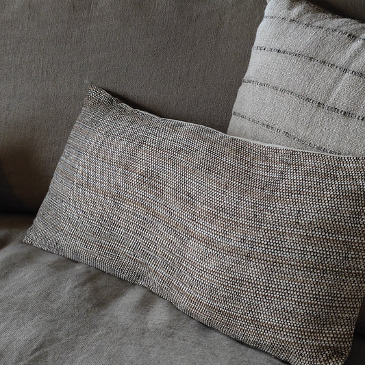 Kussen zand/zwart/naturel 30x60