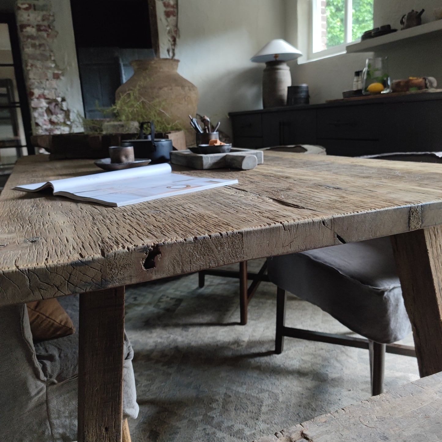 Robust dining table A leg