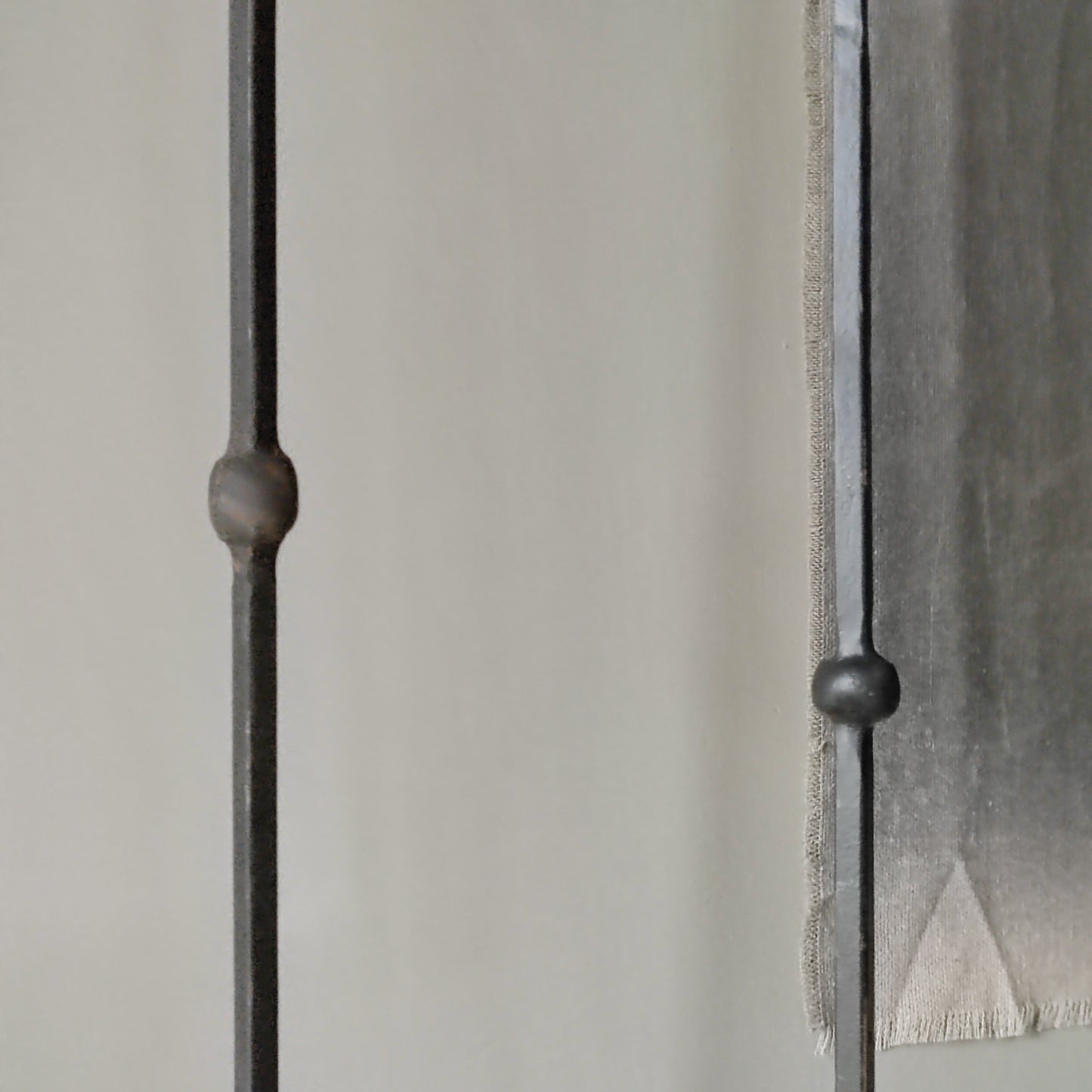 Metal (floor) candlestick small