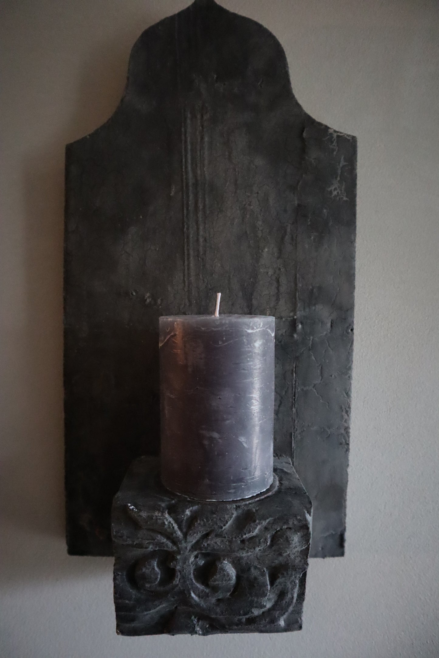 Candle dark gray 10 x 7 cm