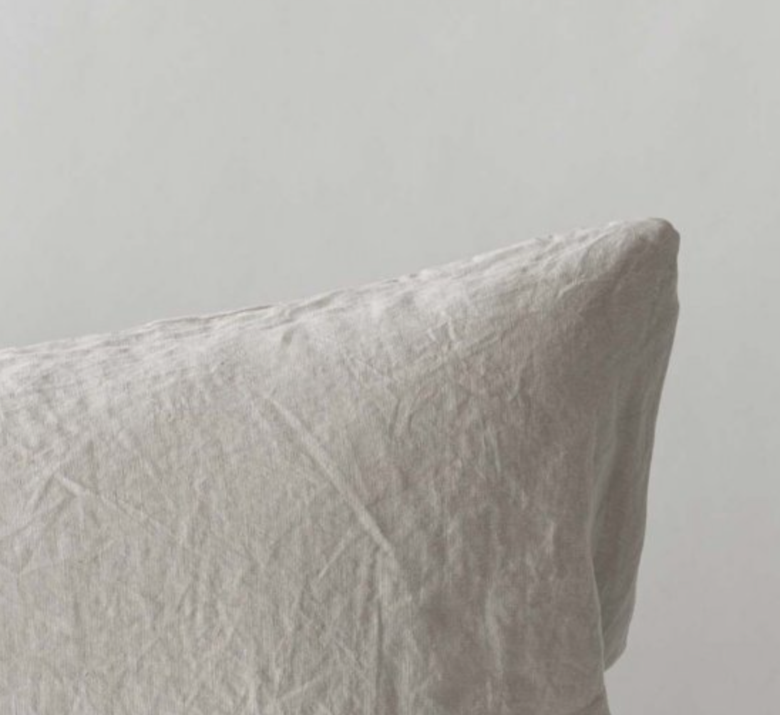 Stonewashed linen cushion warm gray 60 x 90